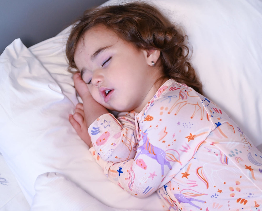 ¿Puede la tela del pijama influir en el sueño de tu bebé? Lo que dice la ciencia sobre comodidad y descanso infantil